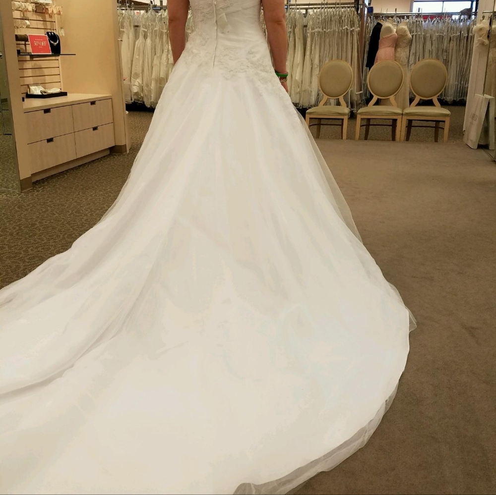 NEW White Gown - Picture 16 of 17